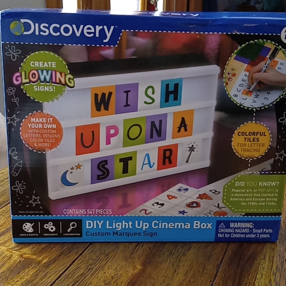 Discovery  cinema box.